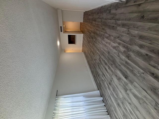 220 Lakeview Drive 103, Weston, FL 33326