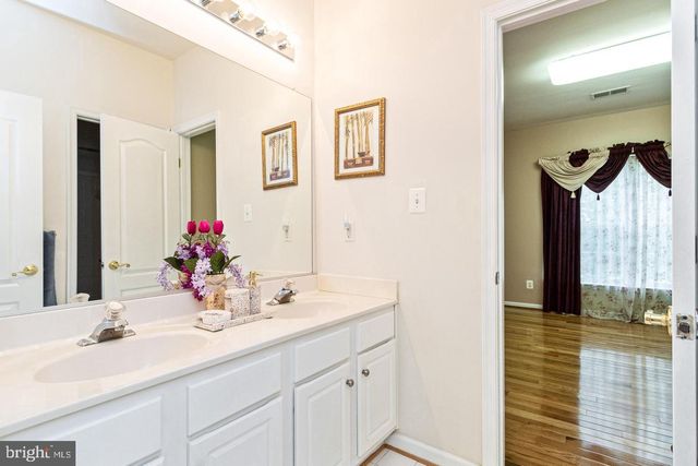 13312 SCOTCH RUN CT, Centreville, VA 20120