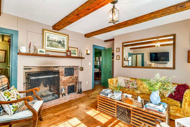 5 Trask Mountain Road, Wolfeboro, NH 03894
