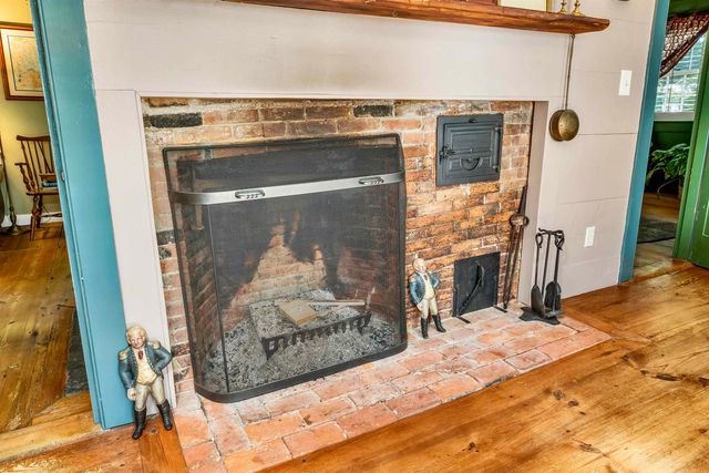 5 Trask Mountain Road, Wolfeboro, NH 03894