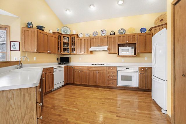 9895 Lakeview Drive, Oronoko Twp, MI 49103