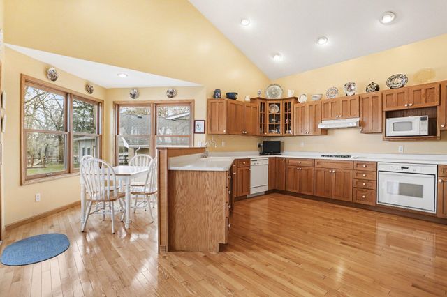 9895 Lakeview Drive, Oronoko Twp, MI 49103