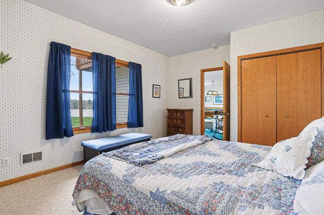 9895 Lakeview Drive, Oronoko Twp, MI 49103