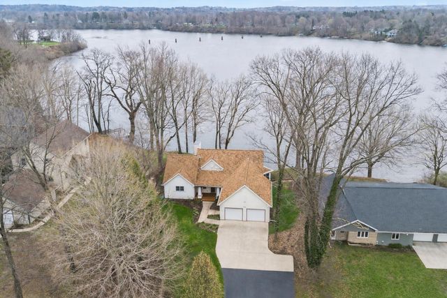 9895 Lakeview Drive, Oronoko Twp, MI 49103