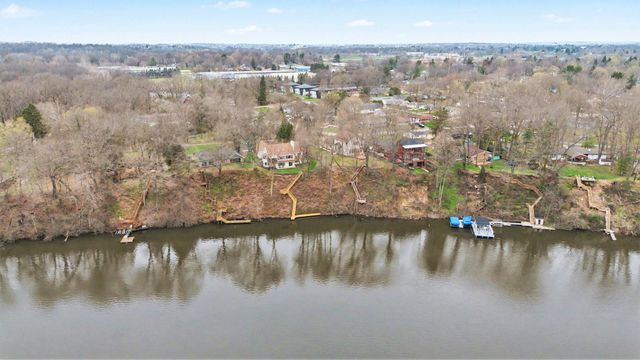 9895 Lakeview Drive, Oronoko Twp, MI 49103