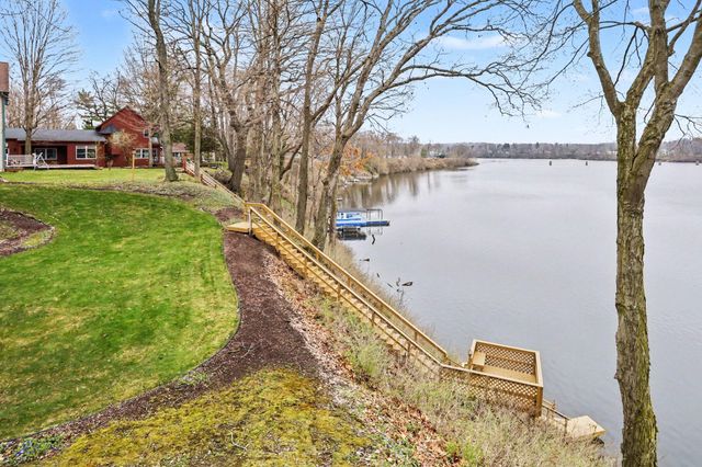 9895 Lakeview Drive, Oronoko Twp, MI 49103
