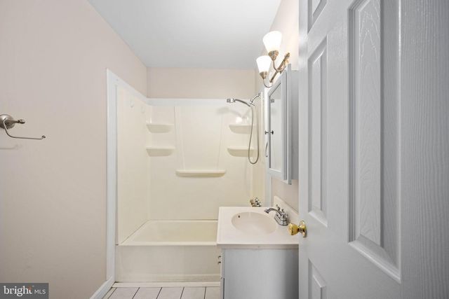 325 BROCK SQ, Fredericksburg, VA 22401