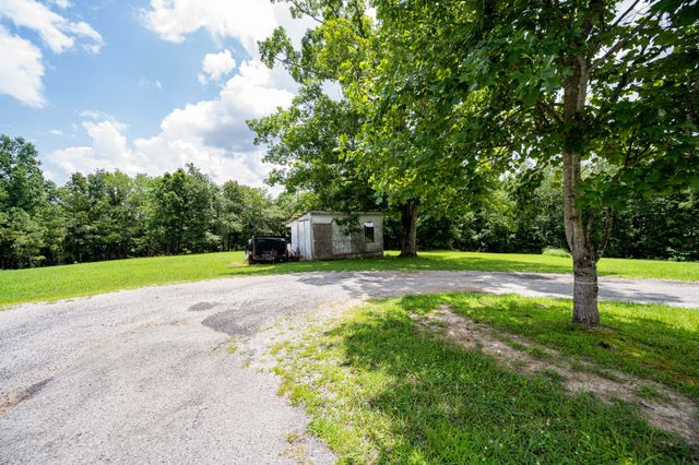 201 Victor Cabbage Rd, Hohenwald, TN 38462