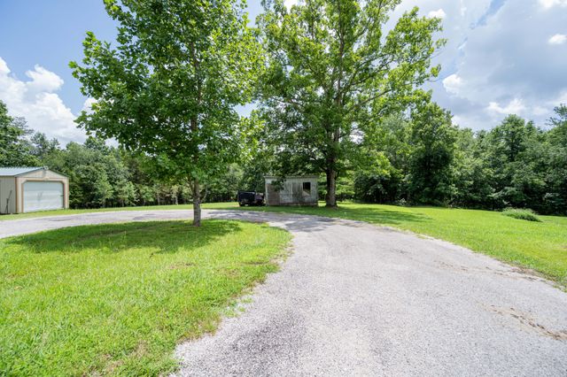 201 Victor Cabbage Rd, Hohenwald, TN 38462
