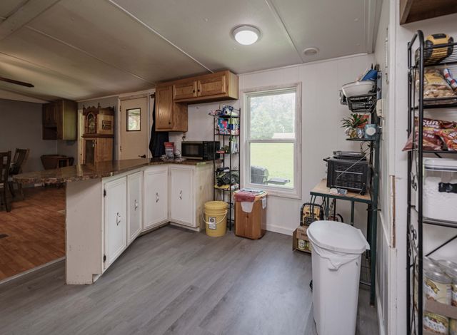 201 Victor Cabbage Rd, Hohenwald, TN 38462