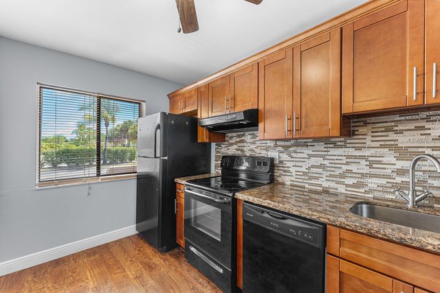139 SPARROW Drive 2A, Royal Palm Beach, FL 33411