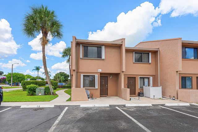 139 SPARROW Drive 2A, Royal Palm Beach, FL 33411