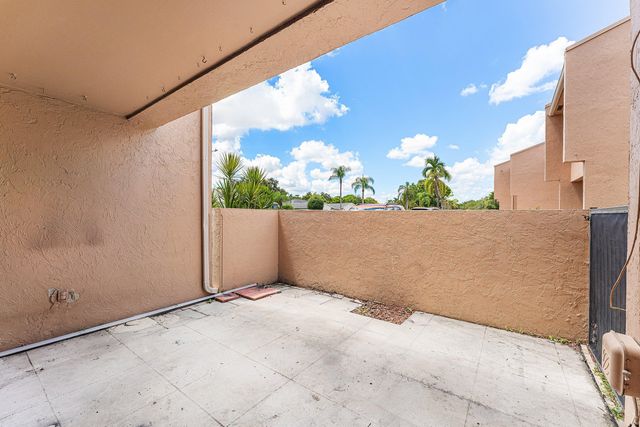 139 SPARROW Drive 2A, Royal Palm Beach, FL 33411