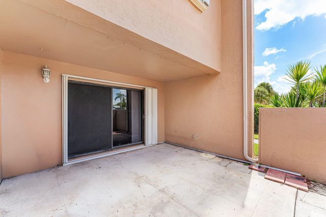 139 SPARROW Drive 2A, Royal Palm Beach, FL 33411