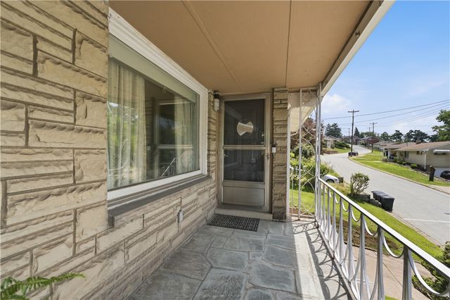 139 Lilmont Dr, Swissvale, PA 15218
