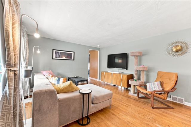 139 Lilmont Dr, Swissvale, PA 15218