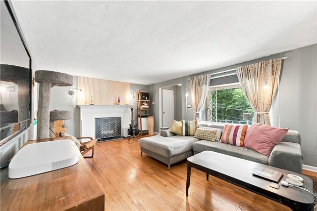 139 Lilmont Dr, Swissvale, PA 15218