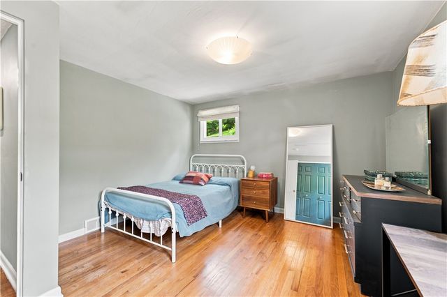 139 Lilmont Dr, Swissvale, PA 15218