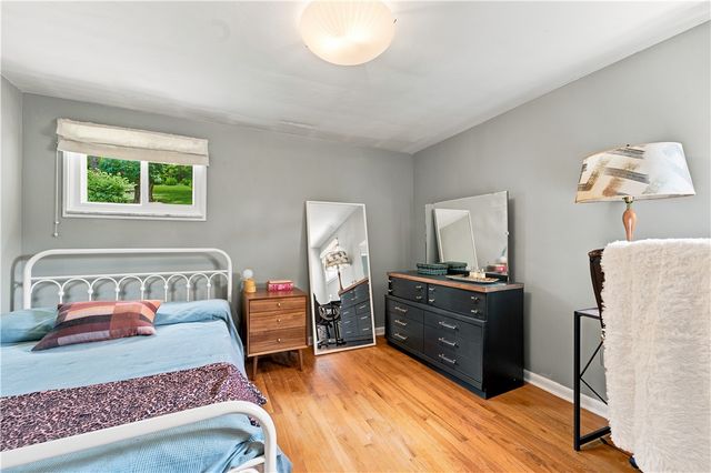 139 Lilmont Dr, Swissvale, PA 15218