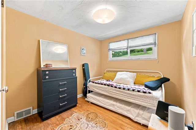139 Lilmont Dr, Swissvale, PA 15218