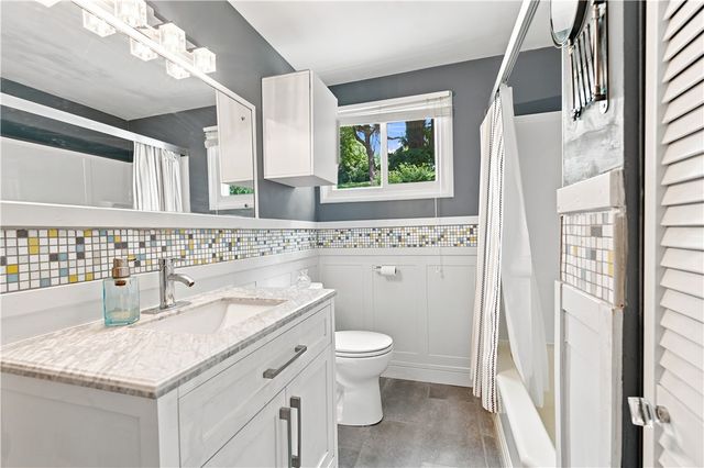 139 Lilmont Dr, Swissvale, PA 15218