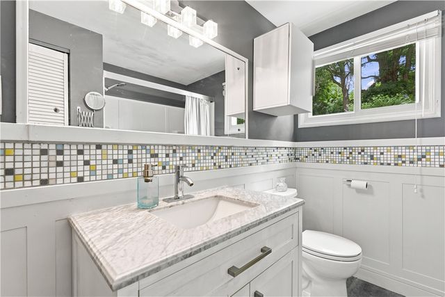 139 Lilmont Dr, Swissvale, PA 15218