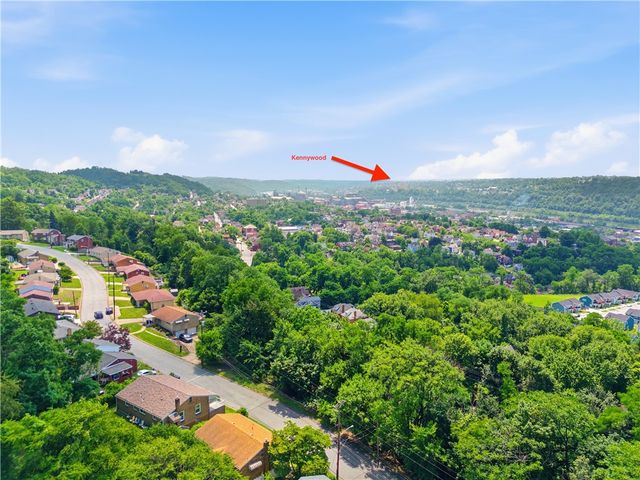 139 Lilmont Dr, Swissvale, PA 15218