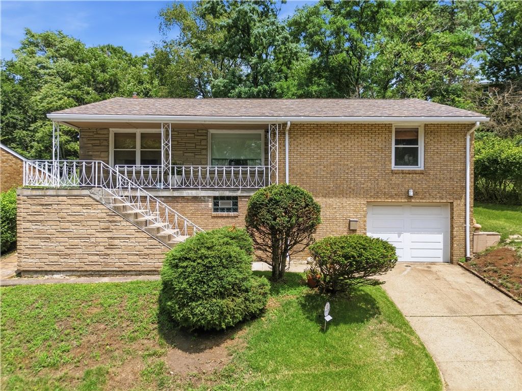 139 Lilmont Dr, Swissvale, PA 15218