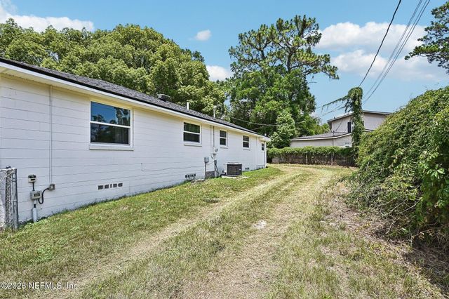 113 SUZANNE Avenue D, Orange Park, FL 32073