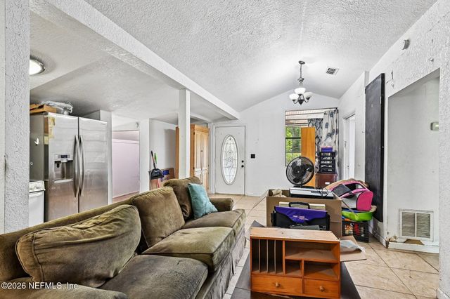 113 SUZANNE Avenue D, Orange Park, FL 32073