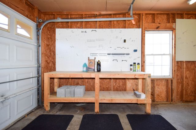 1059 Robertson Rd, Gallatin, TN 37066