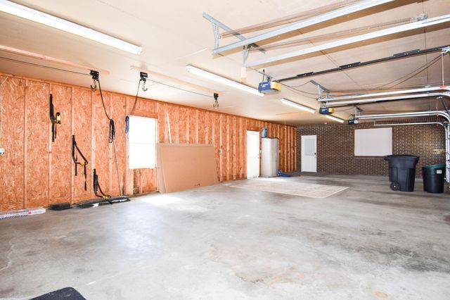 1059 Robertson Rd, Gallatin, TN 37066