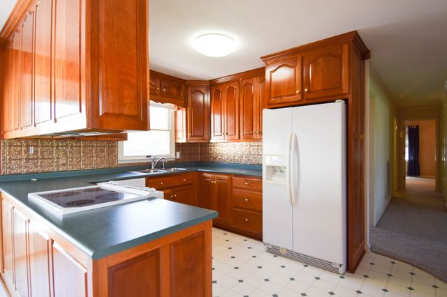 1059 Robertson Rd, Gallatin, TN 37066