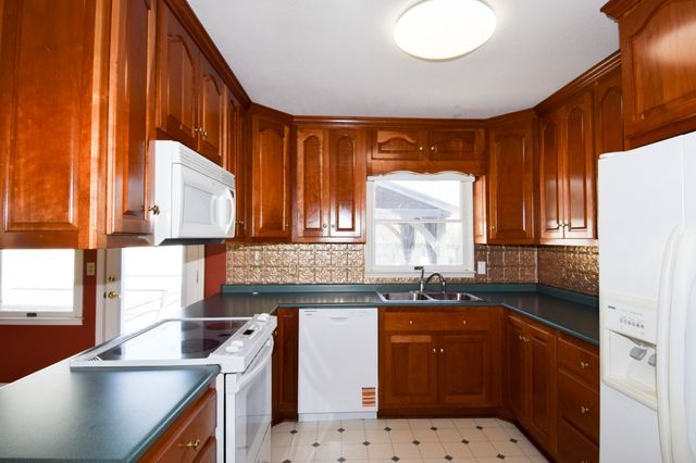 1059 Robertson Rd, Gallatin, TN 37066