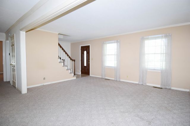 1059 Robertson Rd, Gallatin, TN 37066