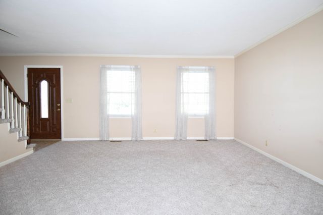 1059 Robertson Rd, Gallatin, TN 37066