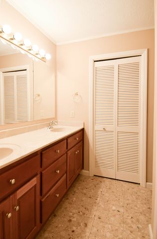 1059 Robertson Rd, Gallatin, TN 37066