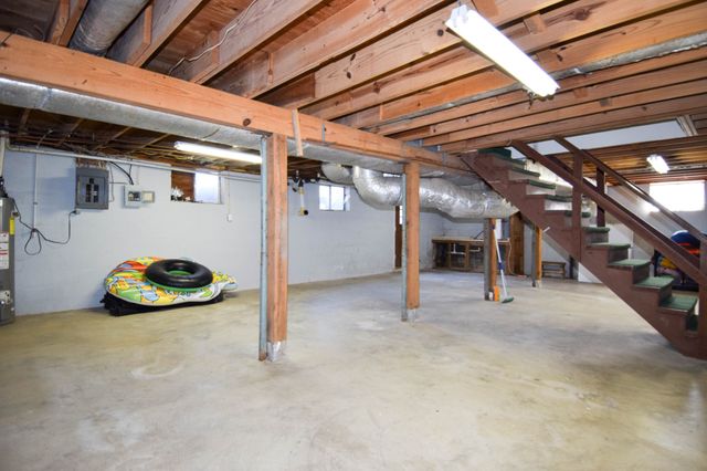 1059 Robertson Rd, Gallatin, TN 37066