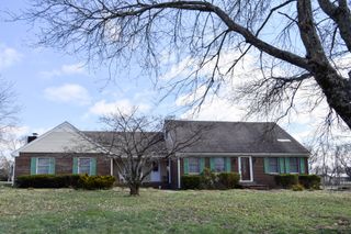 1059 Robertson Rd, Gallatin, TN 37066