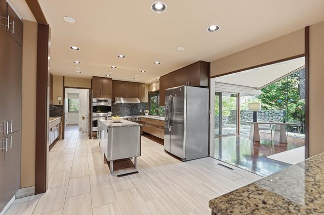 2 Glenridge Road, Little Rock, AR 72227