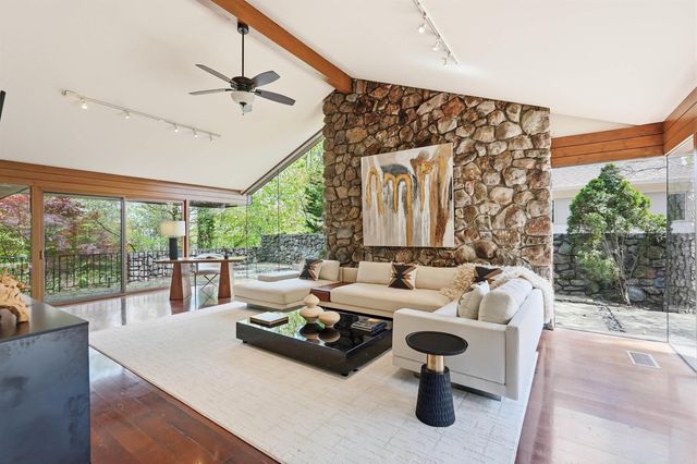 2 Glenridge Road, Little Rock, AR 72227