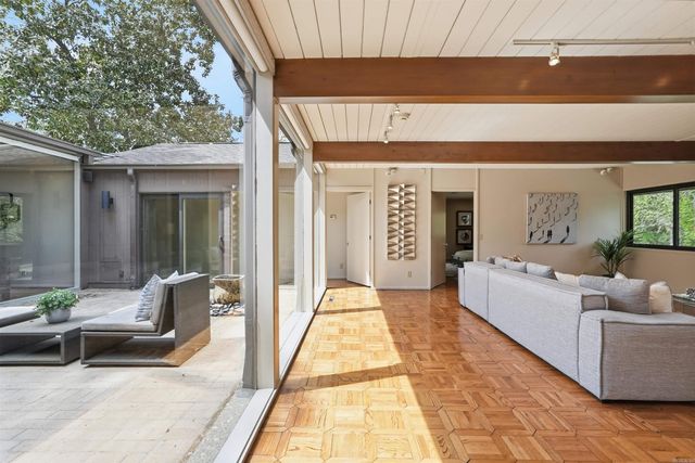 2 Glenridge Road, Little Rock, AR 72227