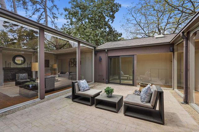 2 Glenridge Road, Little Rock, AR 72227