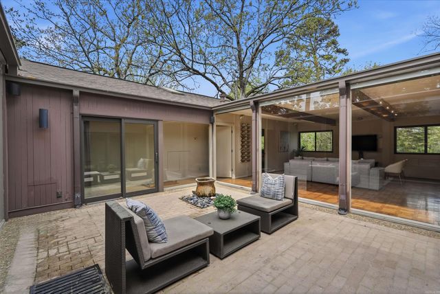 2 Glenridge Road, Little Rock, AR 72227