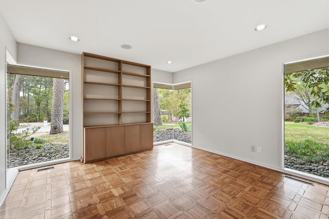 2 Glenridge Road, Little Rock, AR 72227