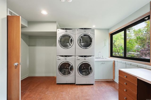 2 Glenridge Road, Little Rock, AR 72227