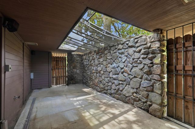 2 Glenridge Road, Little Rock, AR 72227