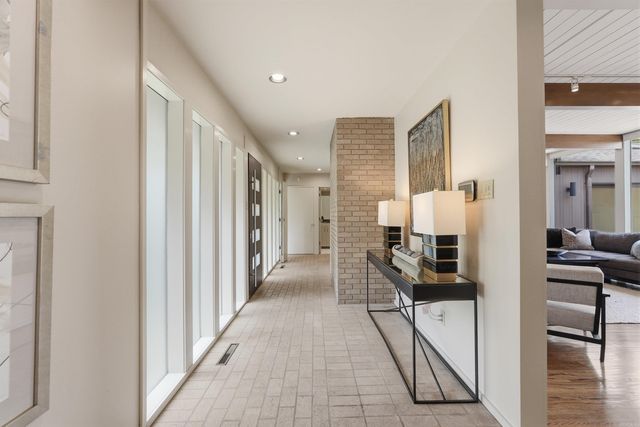 2 Glenridge Road, Little Rock, AR 72227