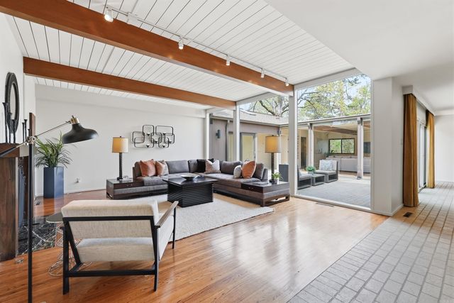 2 Glenridge Road, Little Rock, AR 72227