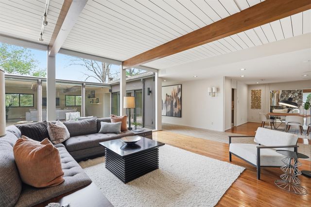 2 Glenridge Road, Little Rock, AR 72227